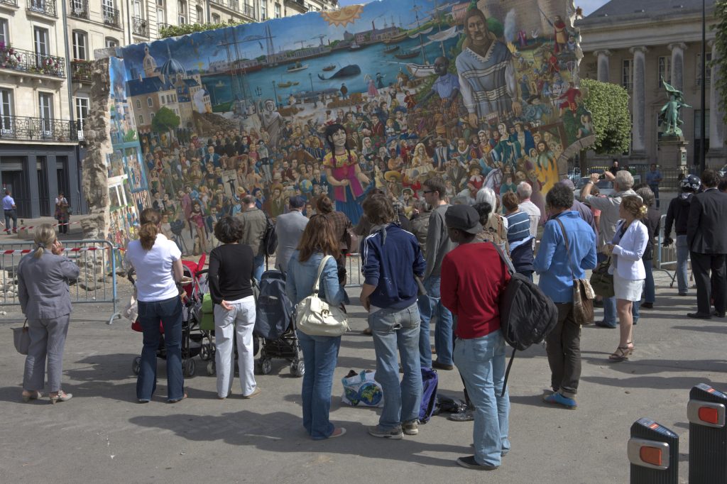 Tombé Du Ciel Scan Vf Le Mur tombé du ciel | FMC